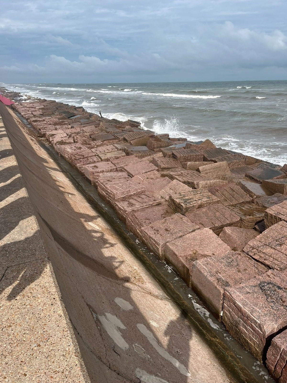 Rock armour slope close-up — PRO-ARMOUR publications