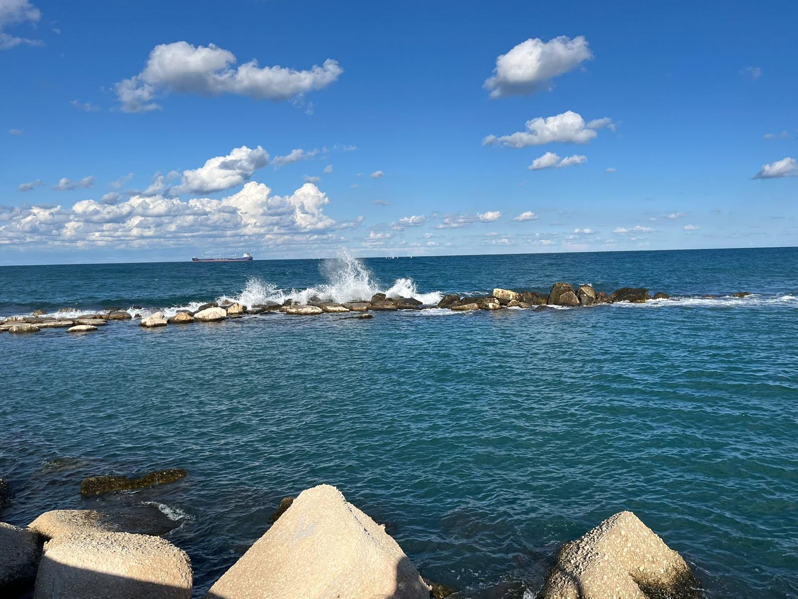 Breakwater rock armour slope (frangiflutti)